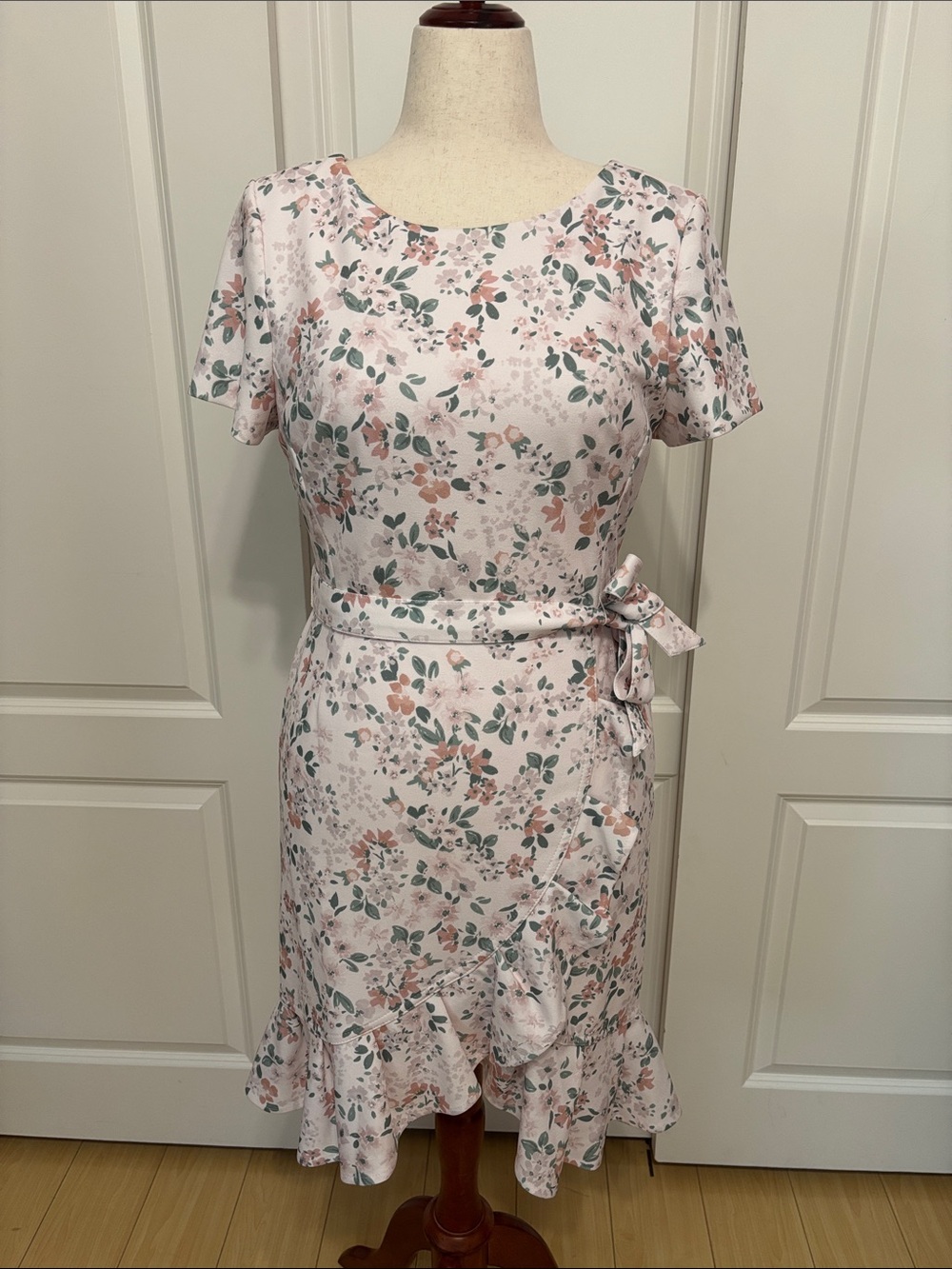 Calvin Klein Women’s Pink Floral Tie-Waist Ruffle Dress